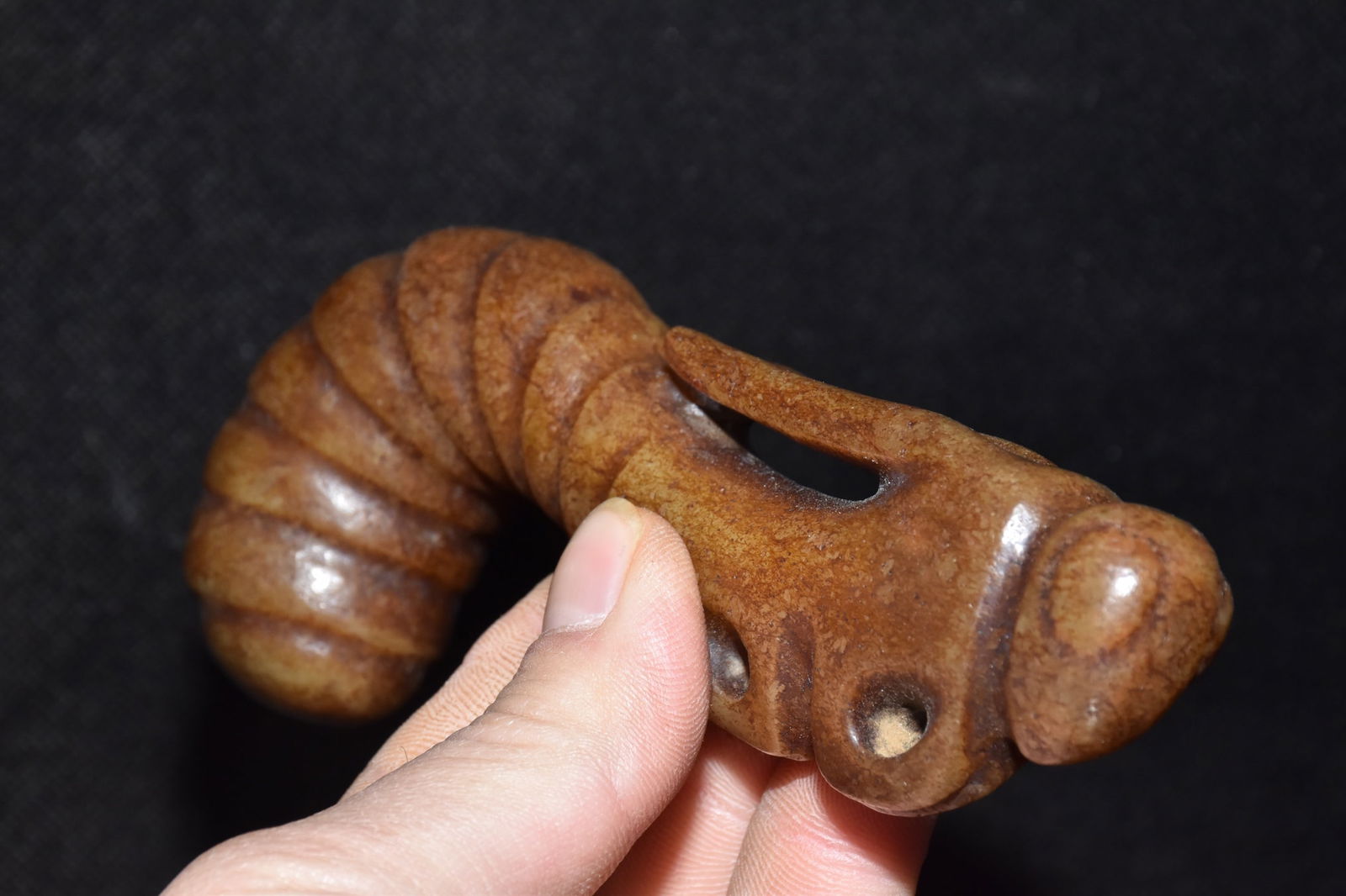 An Exquisite Hemo Jade Dragon Hook - 3