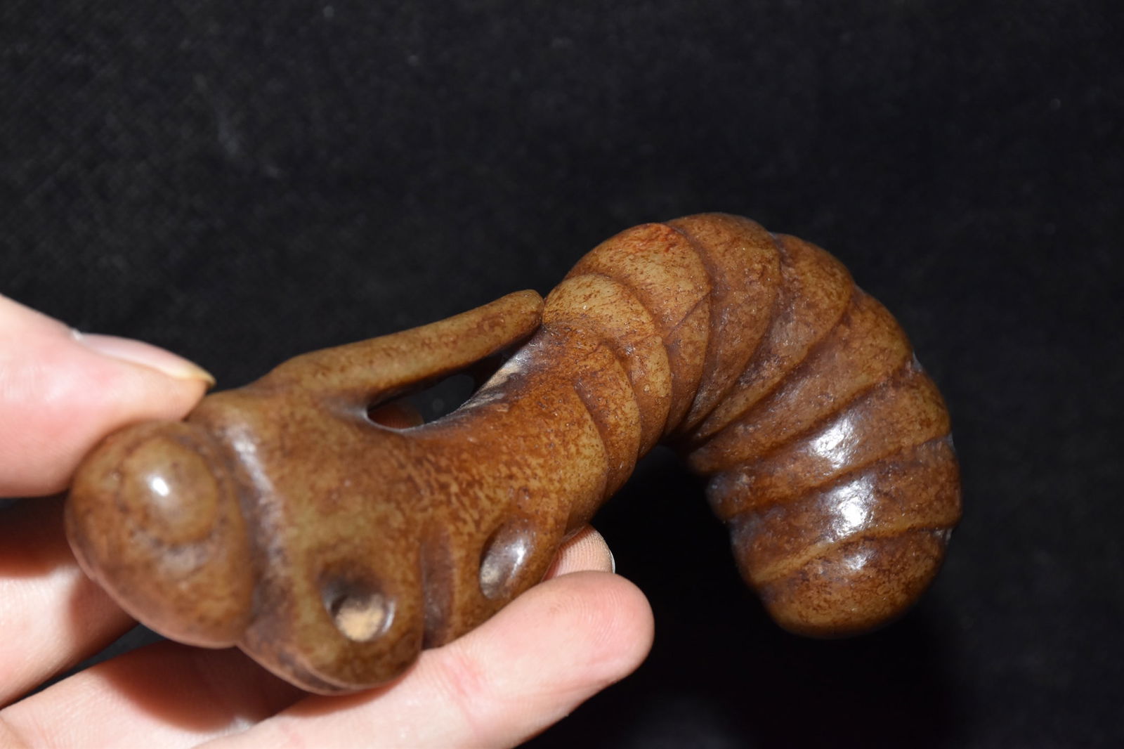 An Exquisite Hemo Jade Dragon Hook - 4