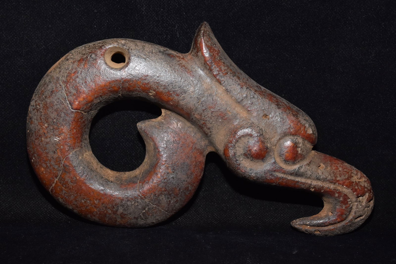 An Exquisite Hemo Jade Bird Ornament: An Exquisite Hemo Jade Bird Ornament Hongshan Culture Size:21cmx12cm Weight:720g (The Dimensions Of All Batches Are Manually Measured.If You Need More Detailed Information, Please Contact Our