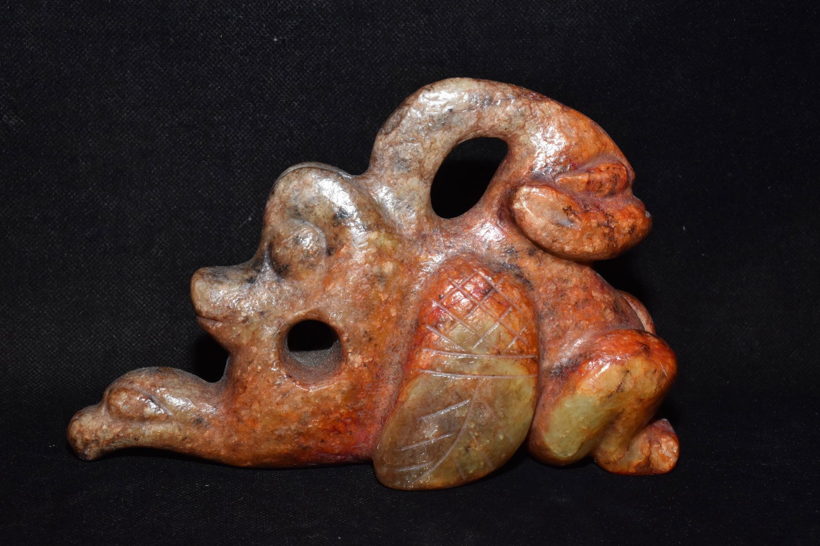 An Exquisite Hemo Jade Figure Ornament: An Exquisite Hemo Jade Figure Ornament Hongshan Culture Size:19cmx13cm Weight:1210g (The Dimensions Of All Batches Are Manually Measured.If You Need More Detailed Information, Please Contact Our Custo