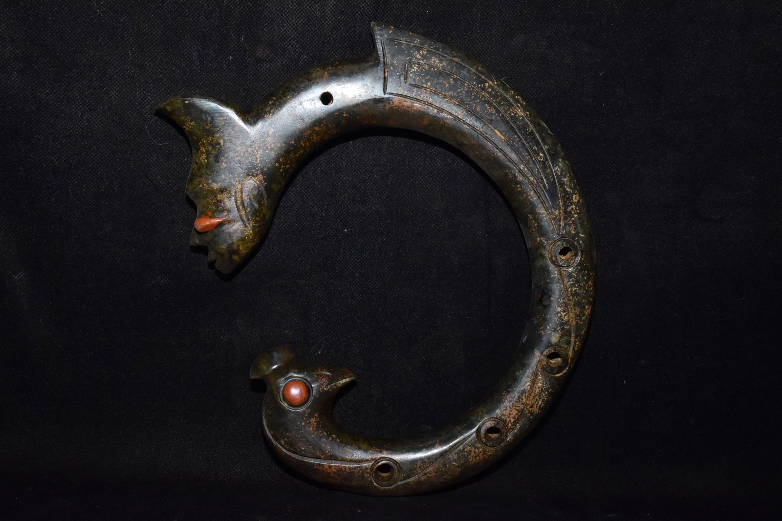 An Exquisite Yun Stone Dragon Ornament: An Exquisite Yun Stone Dragon Ornament Hongshan Culture Size:23cmx18.5cm Weight:950g (The Dimensions Of All Batches Are Manually Measured.If You Need More Detailed Information, Please Contact Our Cust