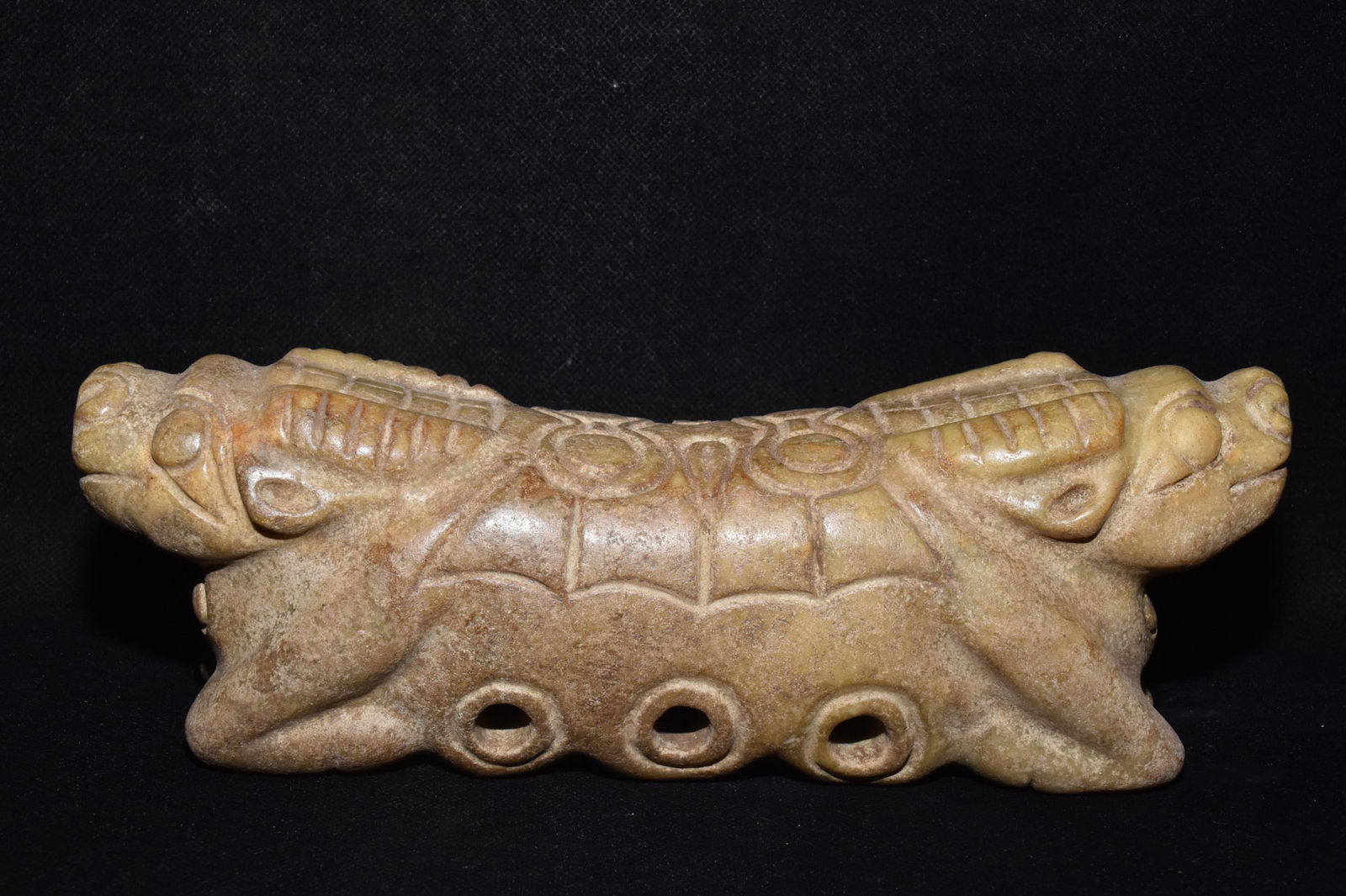 An Exquisite Hemo Jade Pillow: An Exquisite Hemo Jade Pillow Hongshan Culture Size:22.5cmx9cm Weight:1950g (The Dimensions Of All Batches Are Manually Measured.If You Need More Detailed Information, Please Contact Our Customer Serv