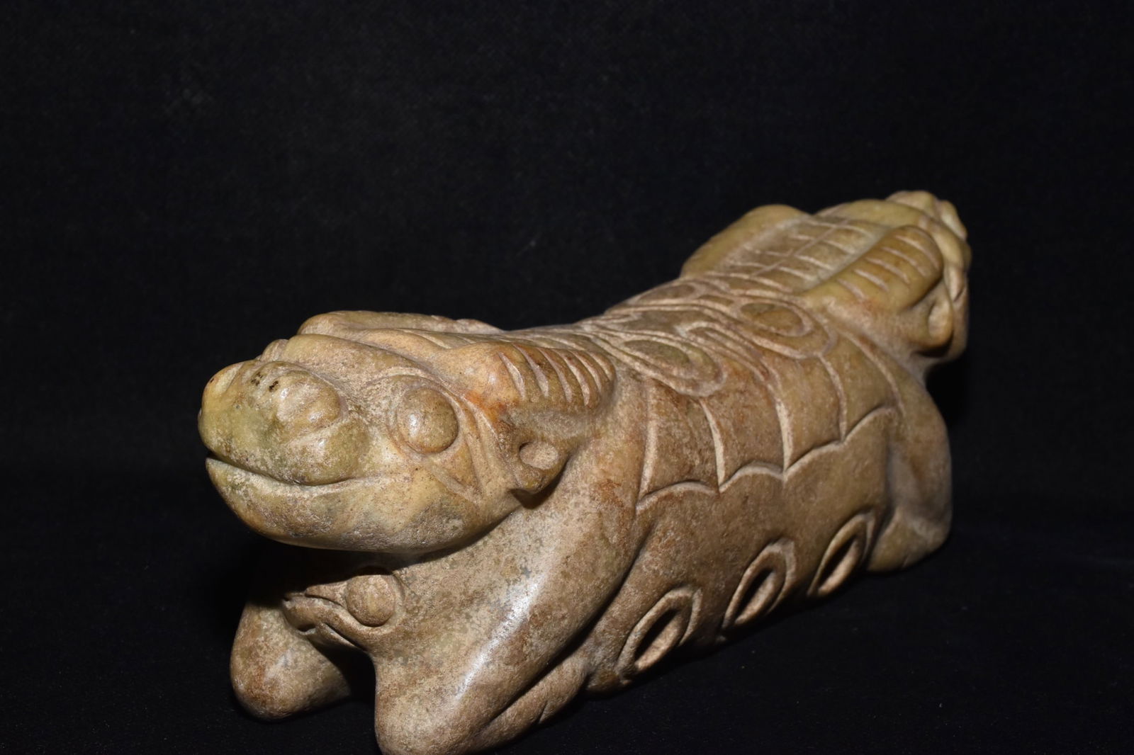 An Exquisite Hemo Jade Pillow - 5