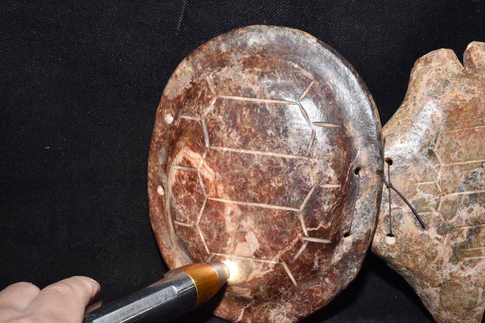 An Exquisite Hemo Jade Tortoise shell Ornament - 6