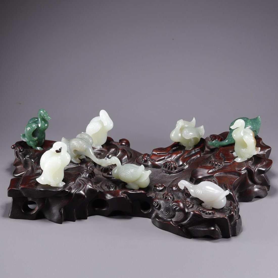 A beautiful Hetian jade nine goose ornament: Exquisite Hetian jade nine goose ornaments Size:H:6.2cmL: 8.6cmW:0.6368kg (The Dimensions Of All Batches Are Manually Measured.If You Need More Detailed Information, Please Contact