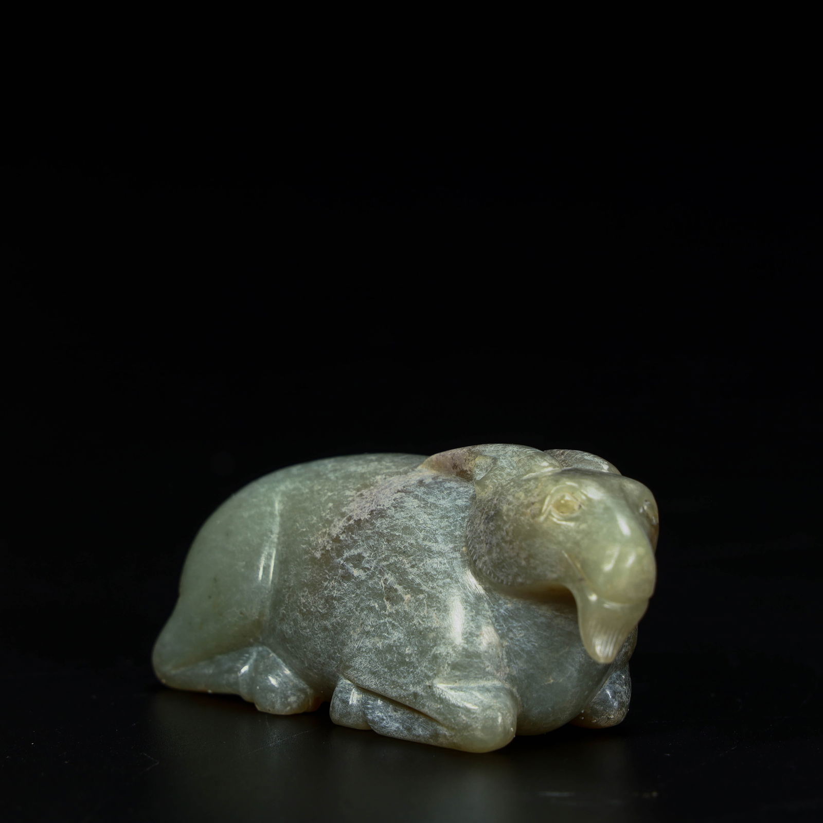 A beautiful jade sheep paperweight - 2