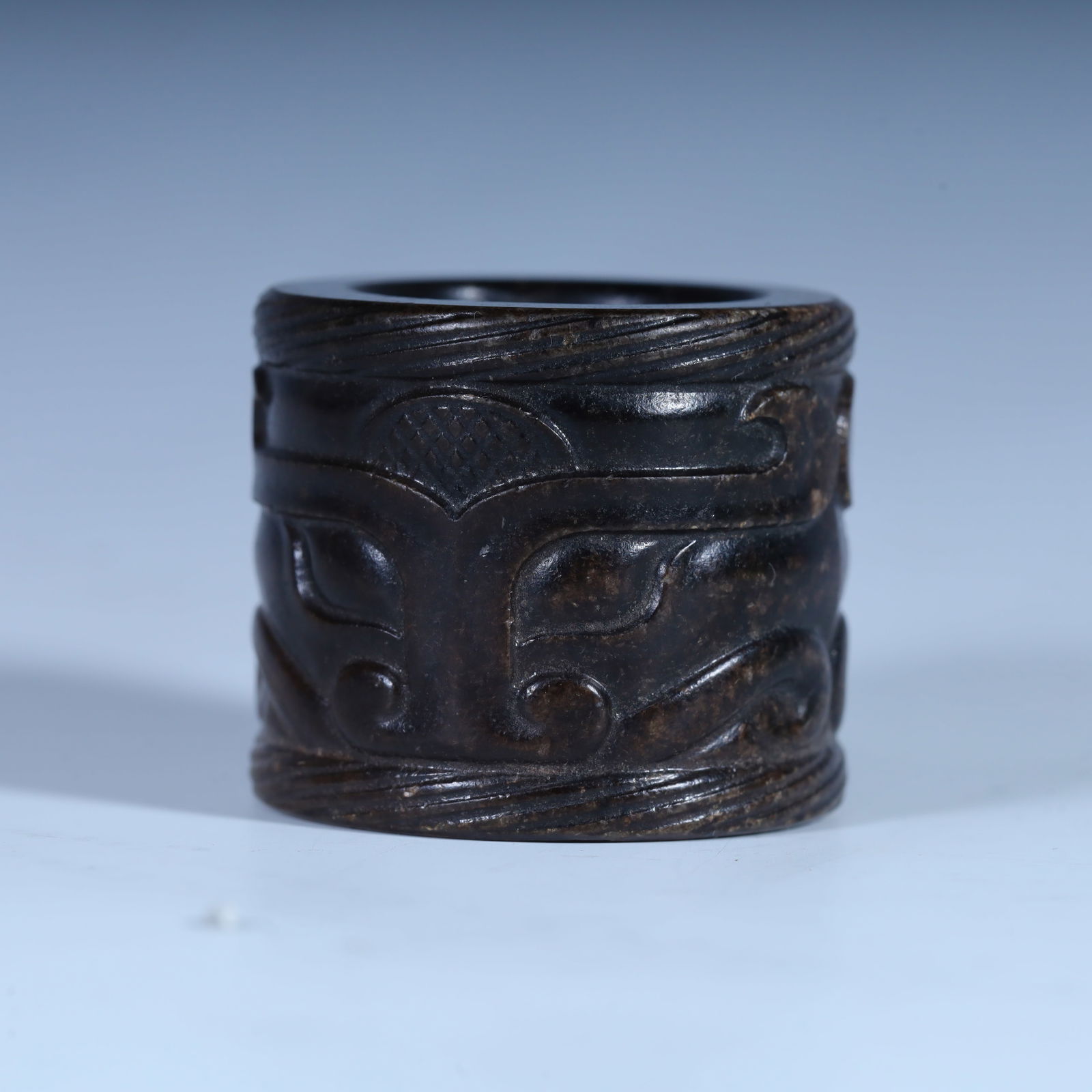 A beautiful ancient jade finger - 3