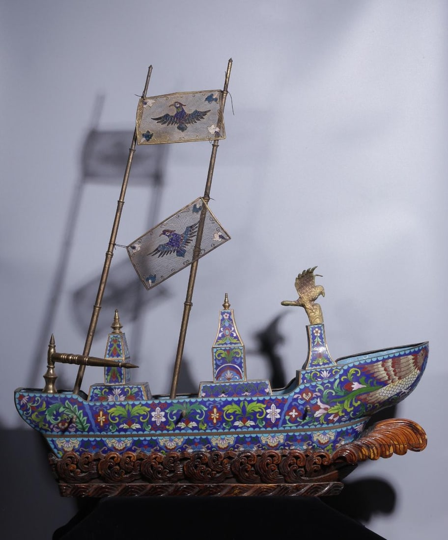 A large cloisonné enamel sailing ship ornament from the period of foreign exchange earning: Cloisonné enamel sailing ship ornaments during the foreign exchange period Size:H:82.5cm L: 76cm W:18cm W:9.4kg (The Dimensions Of All Batches Are Manually Measured.If You Need More Detailed Informat