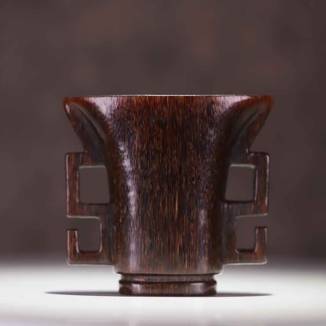 An amphora from the Qing Dynasty: Amphora cup of the Qing Dynasty Size: W:0.1711kg H: 8.5cmx9.1cmx4cm (The Dimensions Of All Batches Are Manually Measured.If You Need More Detailed Information, Please Contact Our Customer Service Befo