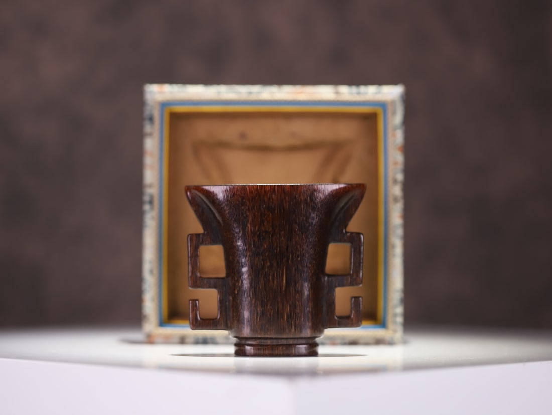 An amphora from the Qing Dynasty - 2