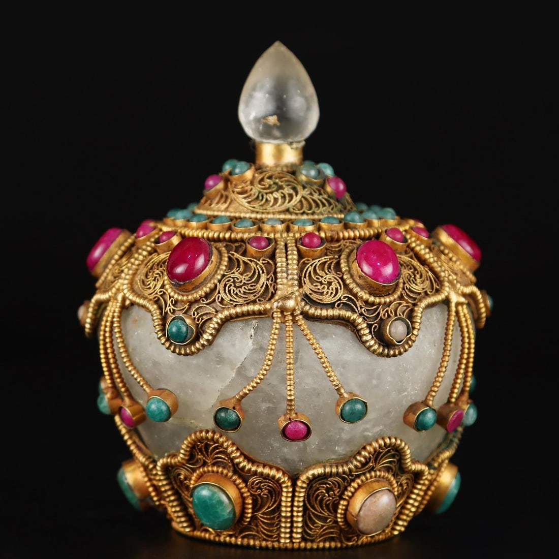 A beautiful crystal jar: Exquisite crystal jars Size:H:12cm W:9.5cm W:0.692kg (The Dimensions Of All Batches Are Manually Measured.If You Need More Detailed Information, Please Contact Our Customer Service Before Bidding.)