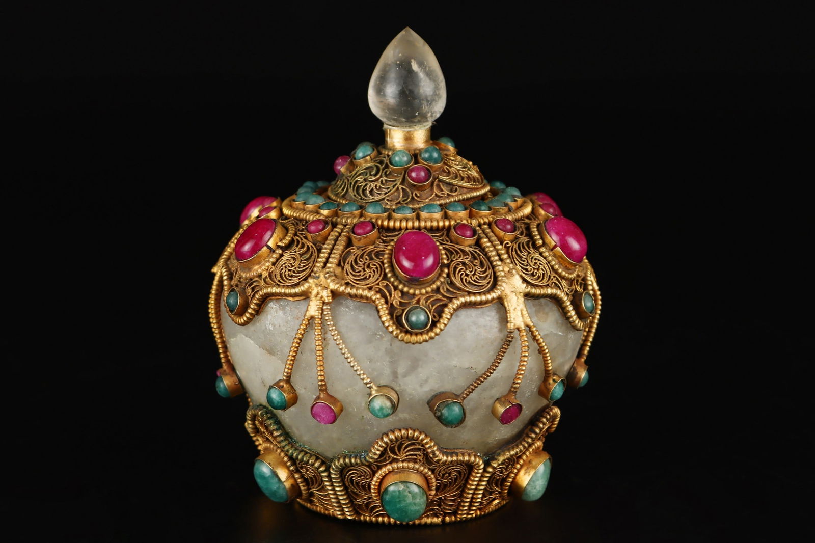 A beautiful crystal jar - 3