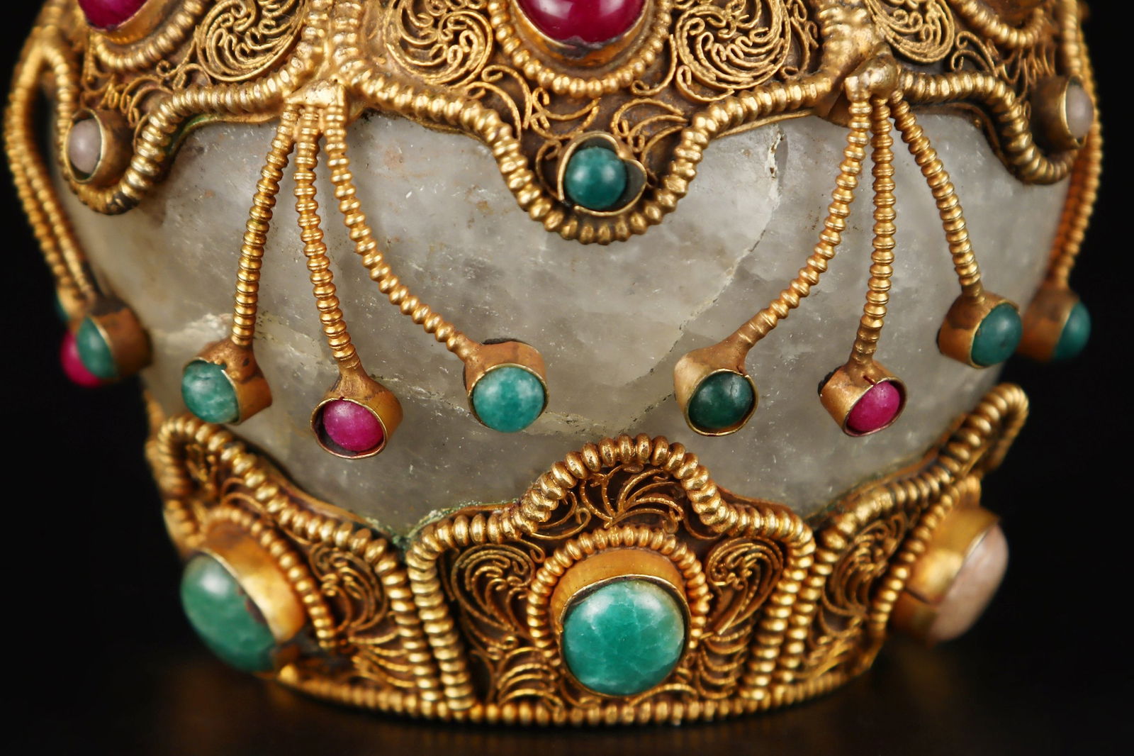 A beautiful crystal jar - 5