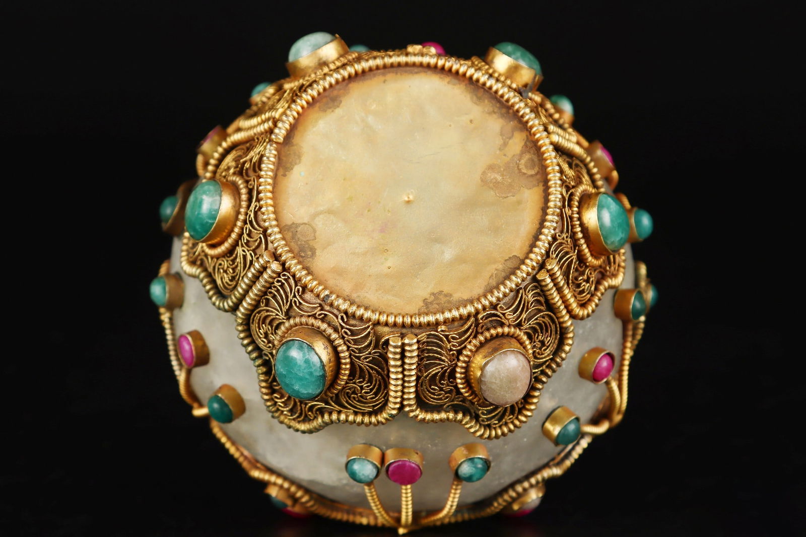 A beautiful crystal jar - 9