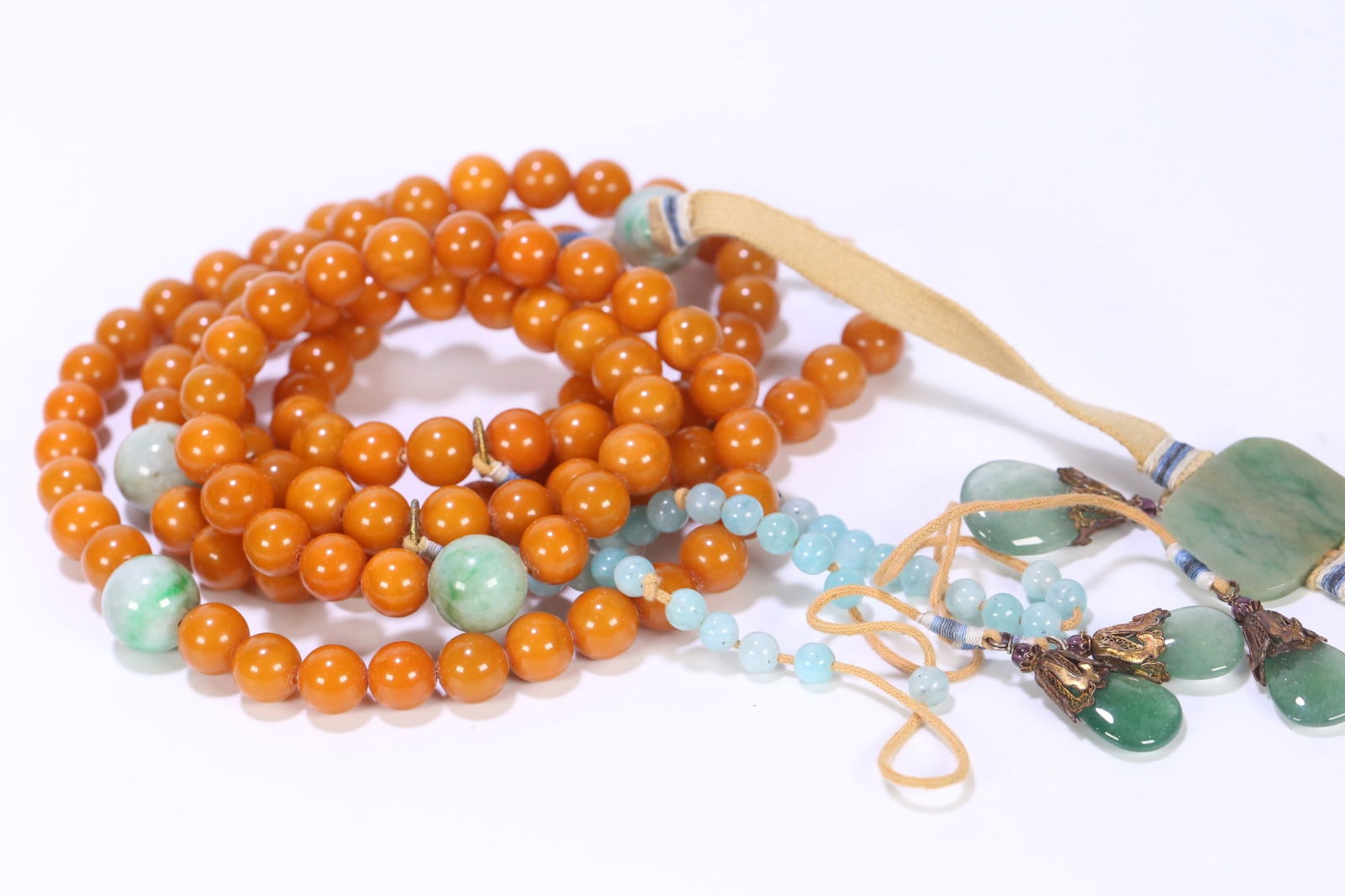 A plate of exquisite old beeswax morning beads eighteen seeds held: Exquisite old beeswax morning beads eighteen seeds held Size:Calorie1.3cmW:0.280kg (The Dimensions Of All Batches Are Manually Measured.If You Need More Detailed Information, Please