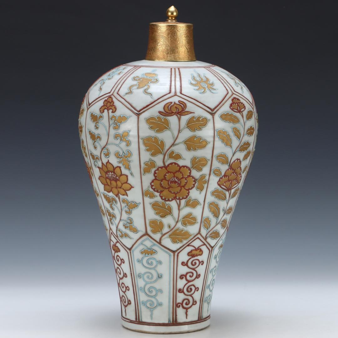A Yuan Dynasty plum vase with gold and entwined floral patterns: Yuan Dynasty plum bottle with gold intertwined floral pattern Size:H:47.5cmBelly diameter27cm (The Dimensions Of All Batches Are Manually Measured.If You Need More Detailed