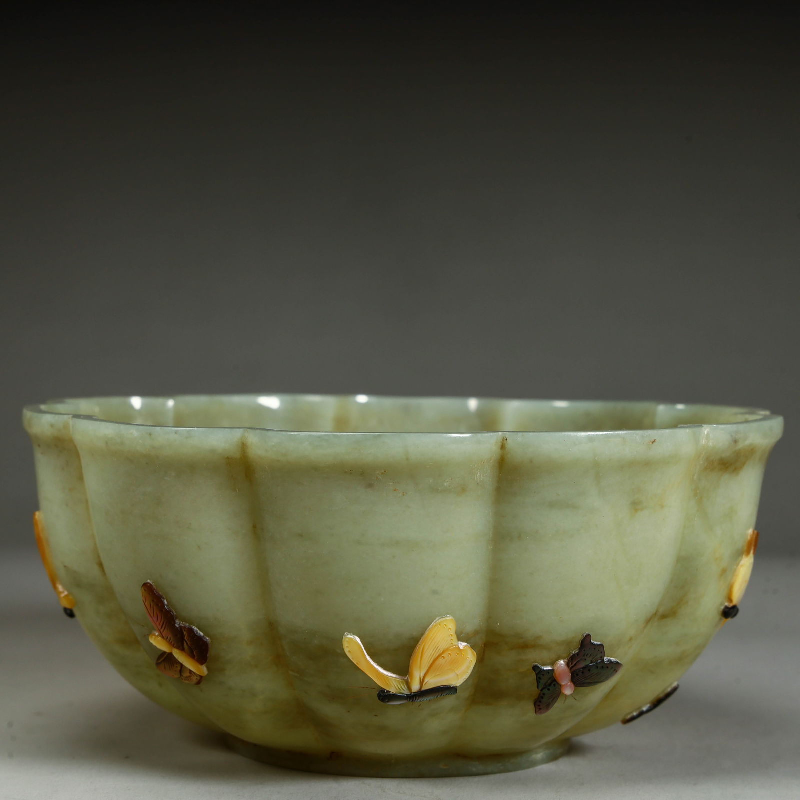 A Hetian jade bowl from the Qing Dynasty: Hetian jade bowl in the Qing Dynasty SIZE:H:6cm L: 14cm W:14cm W:255g (The Dimensions Of All Batches Are Manually Measured.If You Need More Detailed Information, Please Contact Our