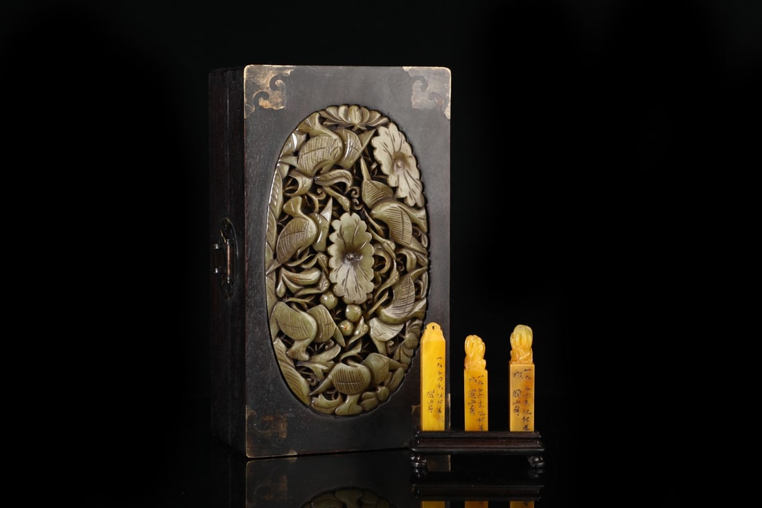 A fine field topaz seal - 2