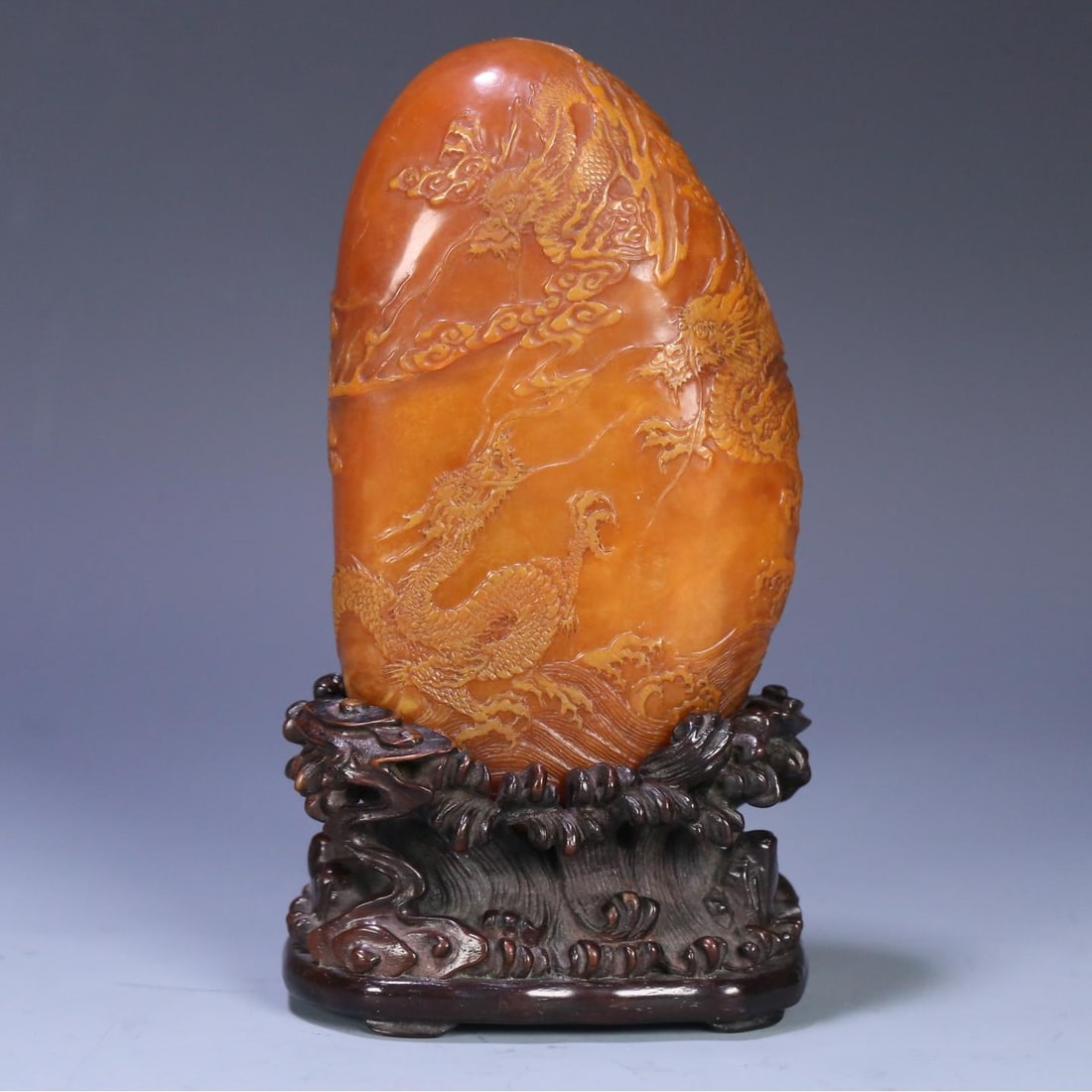 A piece of Yang Yuxuan from the Qing Dynasty Shoushan Tian Huang Shi Longteng Sihai Shanzi ornament: Qing Dynasty Yang Yuxuan Shoushan Tian Huang Shi Longteng Sihai Shanzi ornament Size:15.5x8.2x4.8cmW:0.5858kg (The Dimensions Of All Batches Are Manually Measured.If You Need More