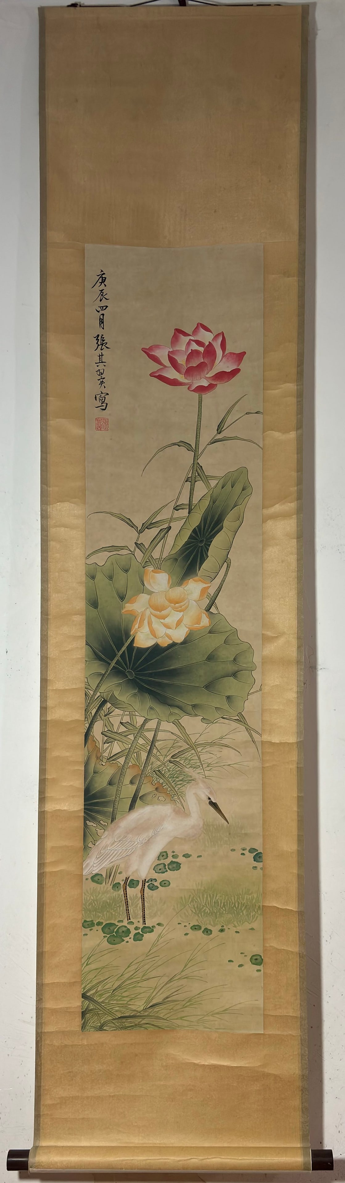 A vertical axis of a lotus egret with its wings spread: Zhang Qiyi's lotus egret picture vertical axis Size:Painting coreSize:130x30cm (The Dimensions Of All Batches Are Manually Measured.If You Need More Detailed Information, Please