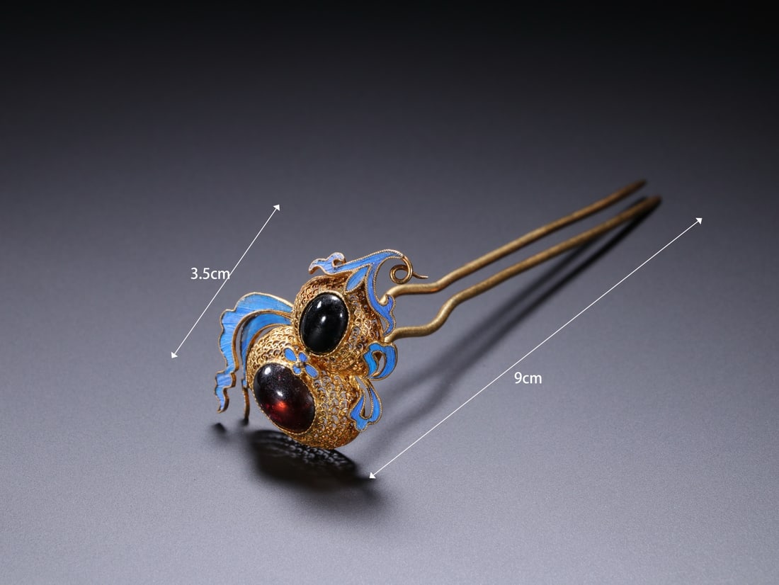 A fine silver-gilt gourd dotted emerald hairpin - 3