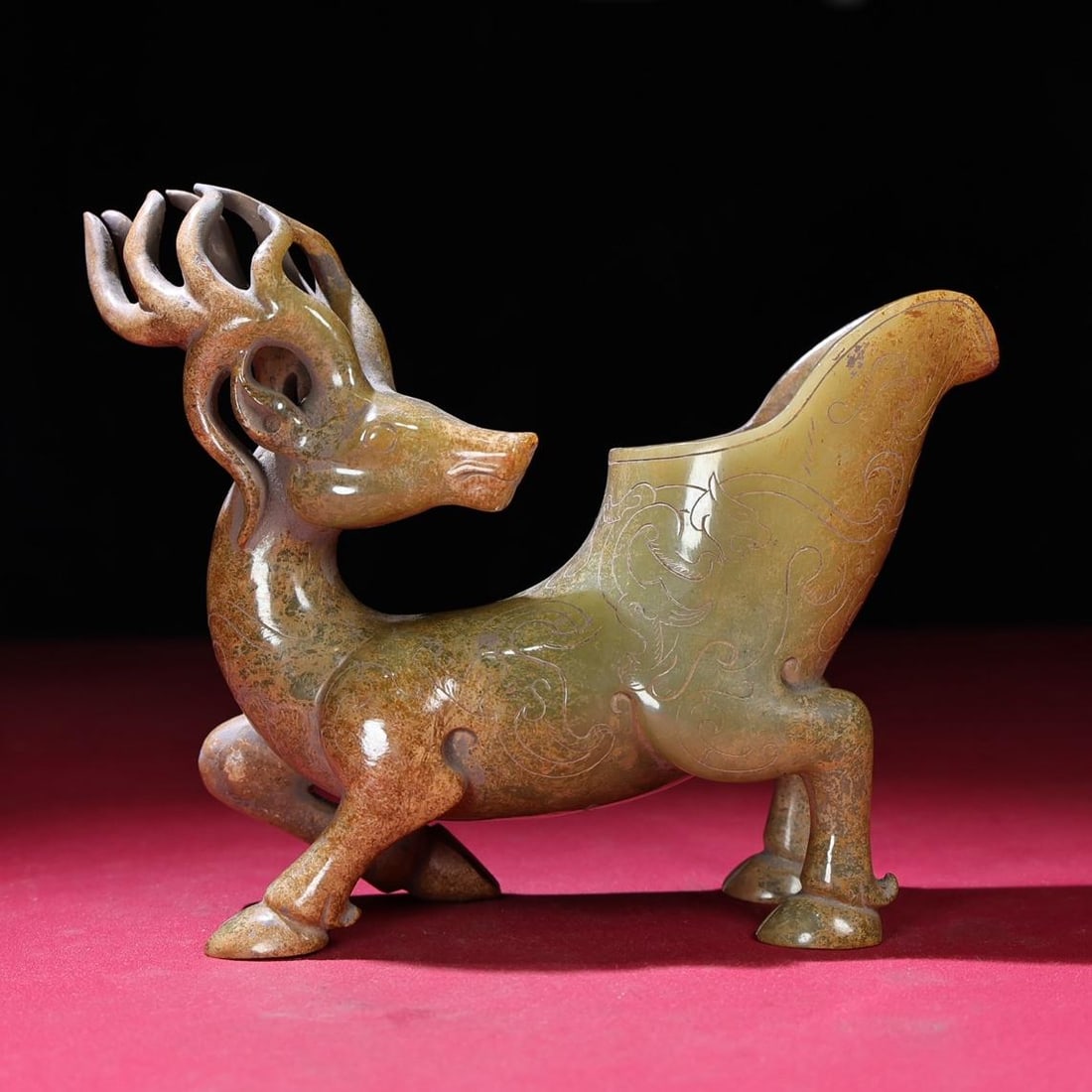 A beautiful Hetian jade birth pit full of Qin jade deer wine vessels: Exquisite Hetian jade birth pit full of Qin jade deer wine vessels Size:185x116x53mmW:765g (The Dimensions Of All Batches Are Manually Measured.If You Need More Detailed Information, Please Contact Ou