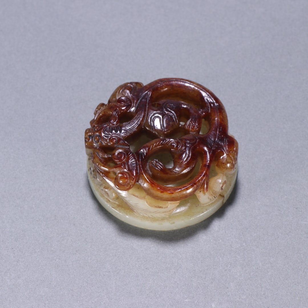 A fine Hetian jade dragon button seal: Exquisite Hetian jade dragon button seal Size:0.0922kgH:2.3cmW:5.4cm (The Dimensions Of All Batches Are Manually Measured.If You Need More Detailed Information, Please Contact Our Customer Service Bef