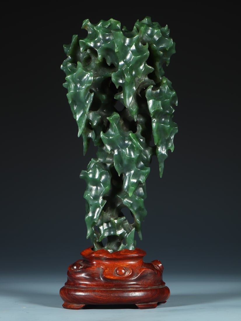 A beautiful Hetian jasper road road to the mountain ornament: Exquisite Hetian Jasper Road Road Tong Shanzi Ornament Size:0.911kgL:10cmW:9cmH:23cm (The Dimensions Of All Batches Are Manually Measured.If You Need More Detailed Information,