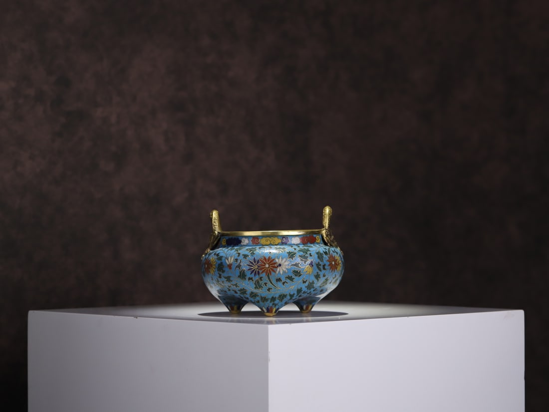 A cloisonné amphora from the Ming Dynasty - 2