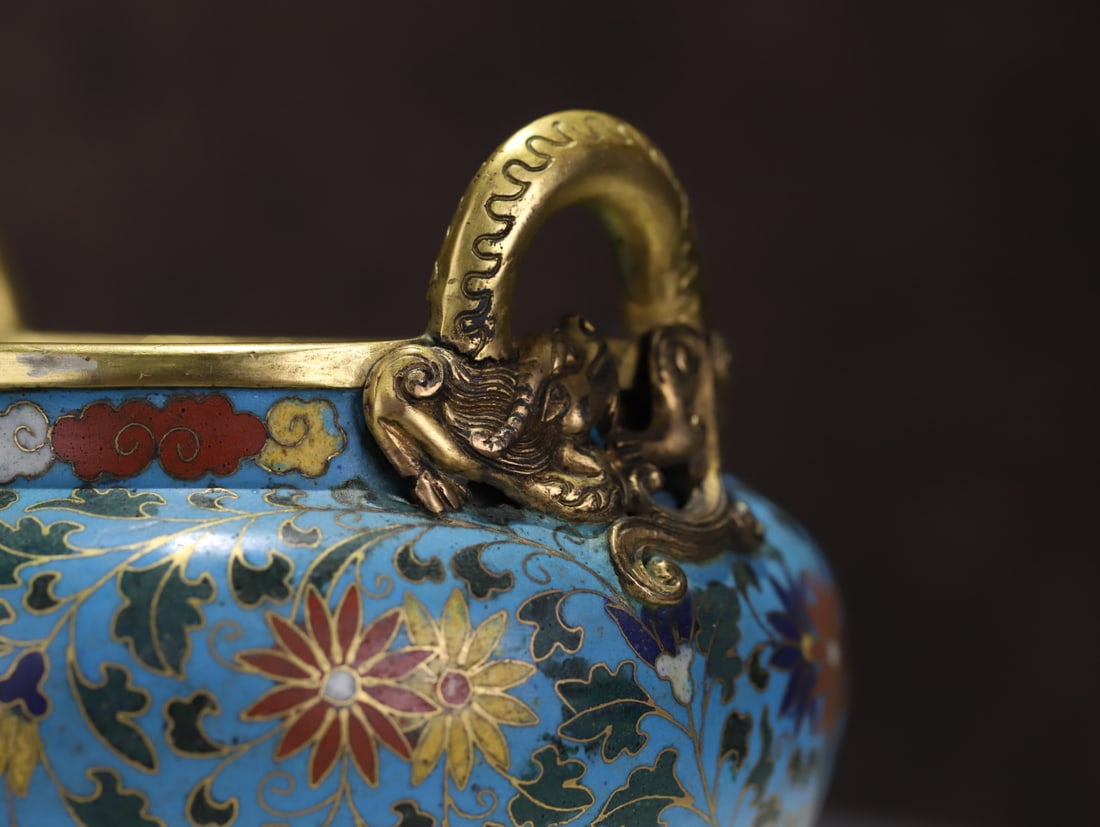 A cloisonné amphora from the Ming Dynasty - 5