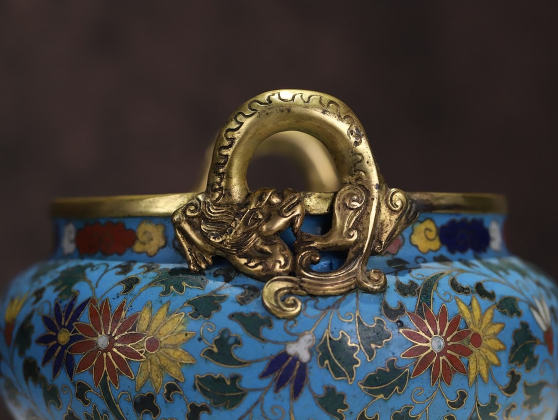 A cloisonné amphora from the Ming Dynasty - 6