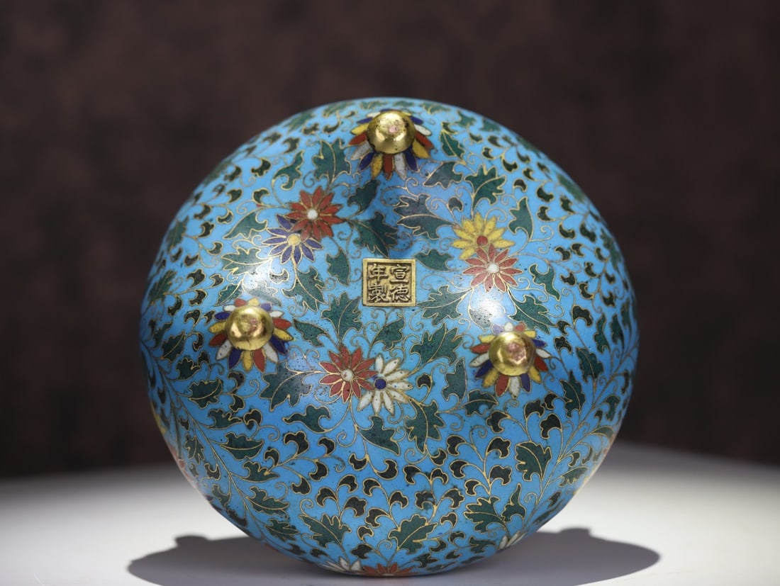 A cloisonné amphora from the Ming Dynasty - 8