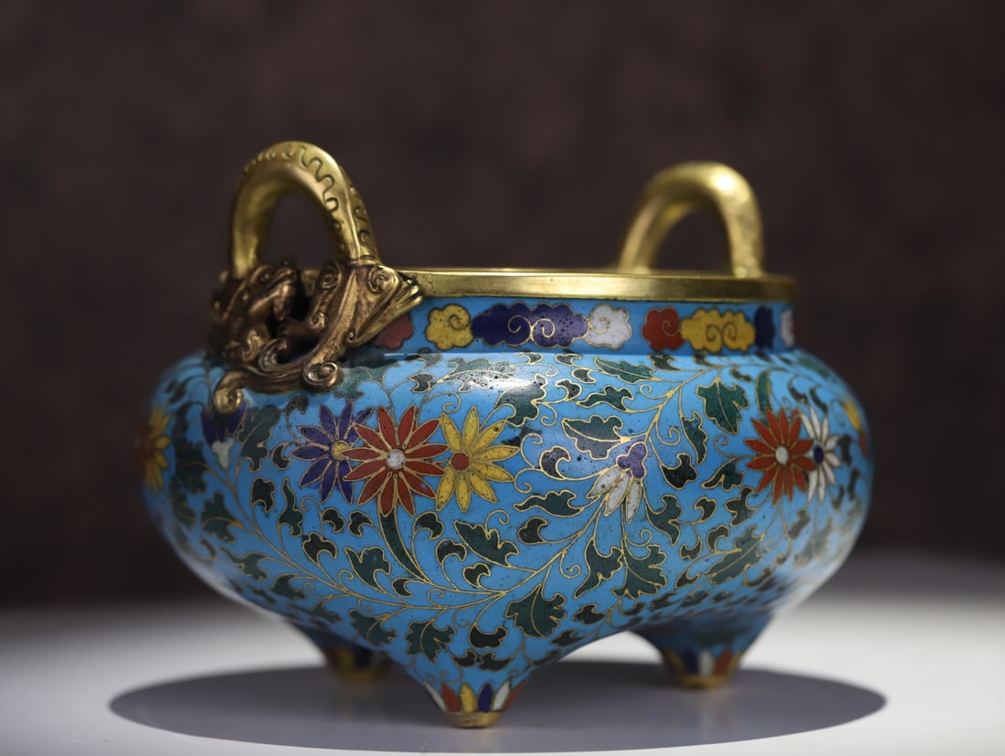 A cloisonné amphora from the Ming Dynasty - 9