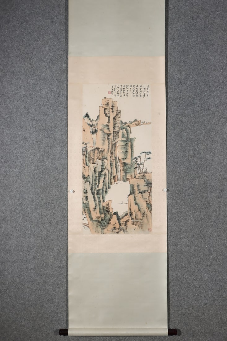 A painting by Zhang Daqian: Zhang Daqian's paintings Size:79cmx37cm (The Dimensions Of All Batches Are Manually Measured.If You Need More Detailed Information, Please Contact Our Customer Service Before Bidding.)
