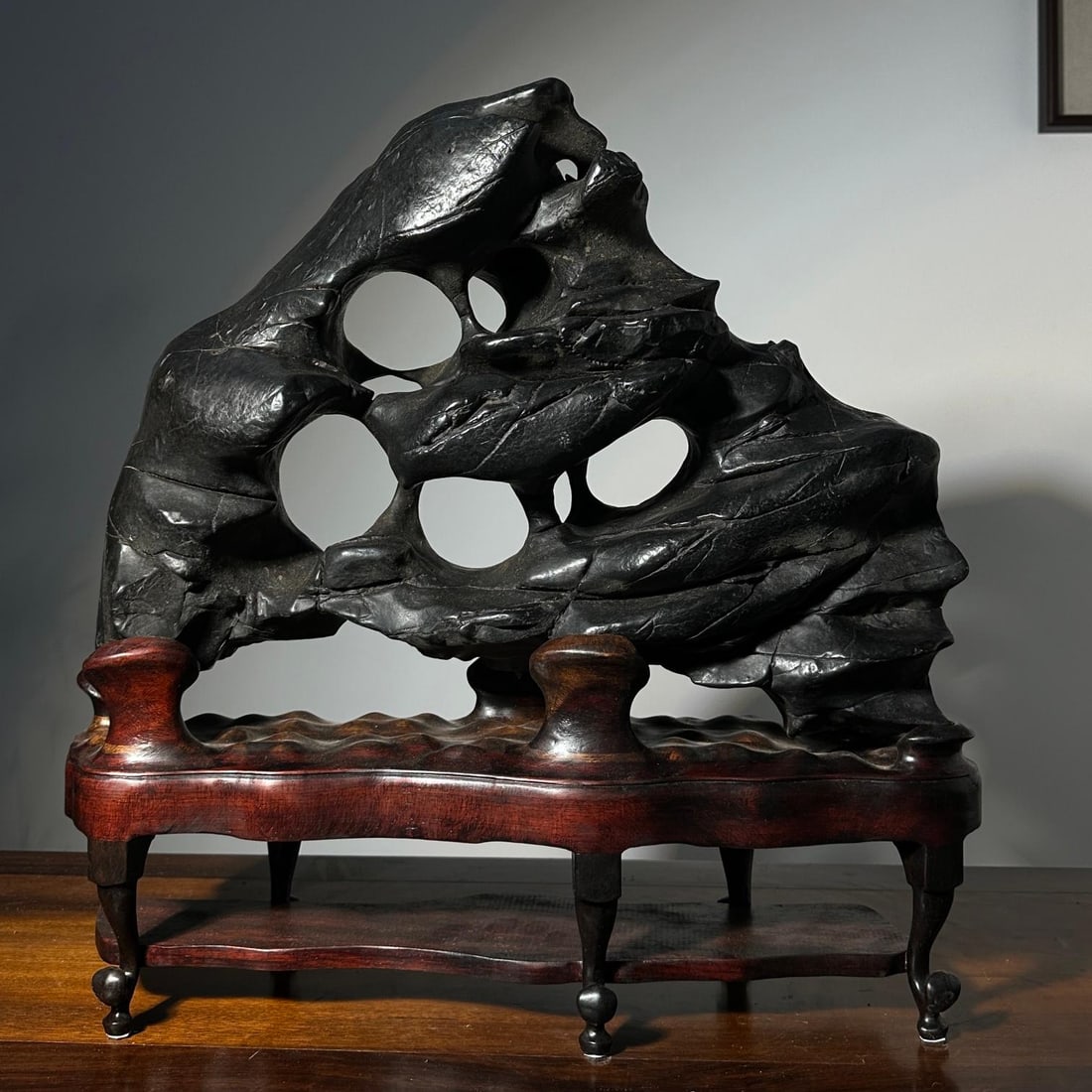 A piece of exquisite Taihu stone: Exquisite Taihu Lake stone Size:L: 53cmH:52cmT:20cm (The Dimensions Of All Batches Are Manually Measured.If You Need More Detailed Information, Please Contact Our Customer Service Before Bidding.)