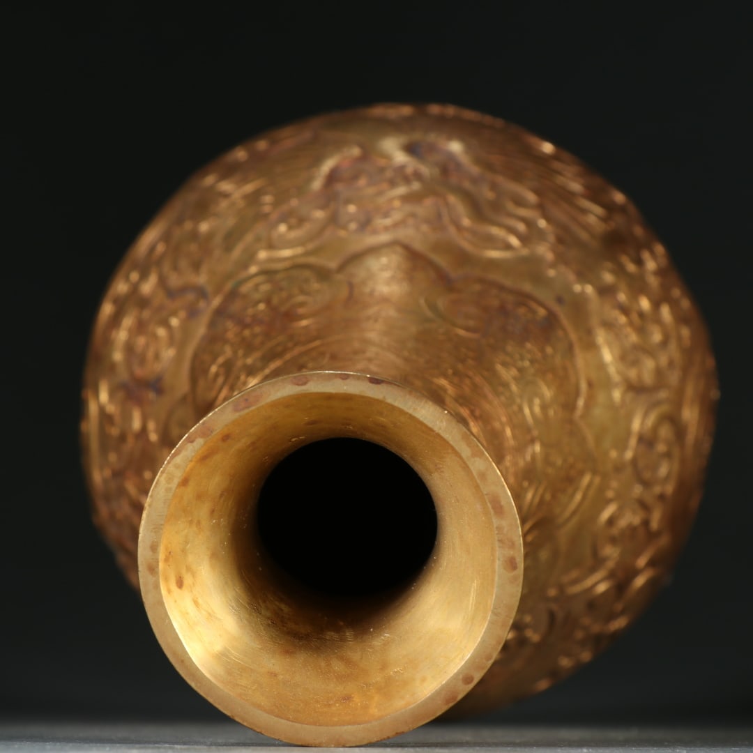 A copper-gilt phoenix pattern vase from the Qing Dynasty - 8