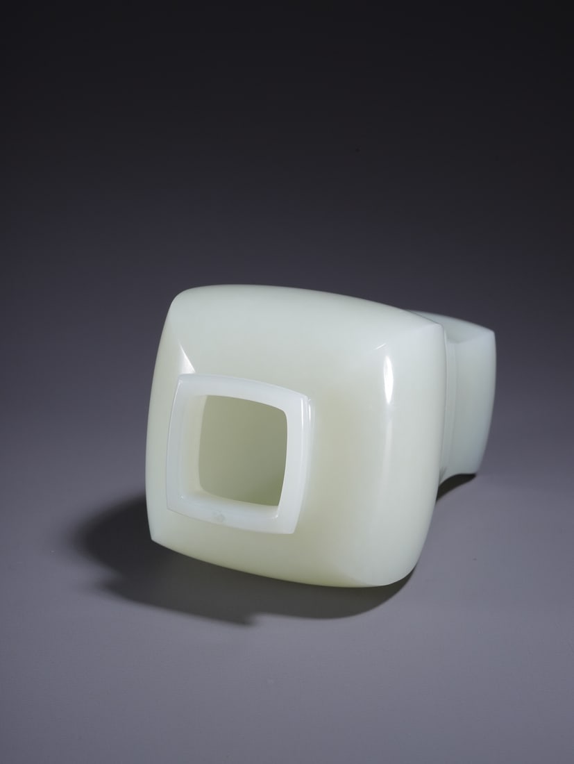 A beautiful Hetian jade square bottle - 8
