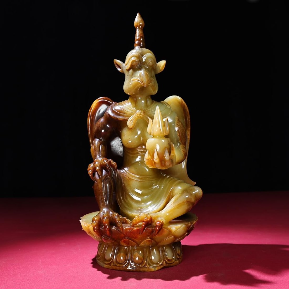 A beautiful Hetian jade shengkeng Manqin Dapeng bird ornament: Exquisite Hetian Yushengkeng Manqin Dapeng Ornament Size:318x132x120mmW:3478g (The Dimensions Of All Batches Are Manually Measured.If You Need More Detailed Information, Please