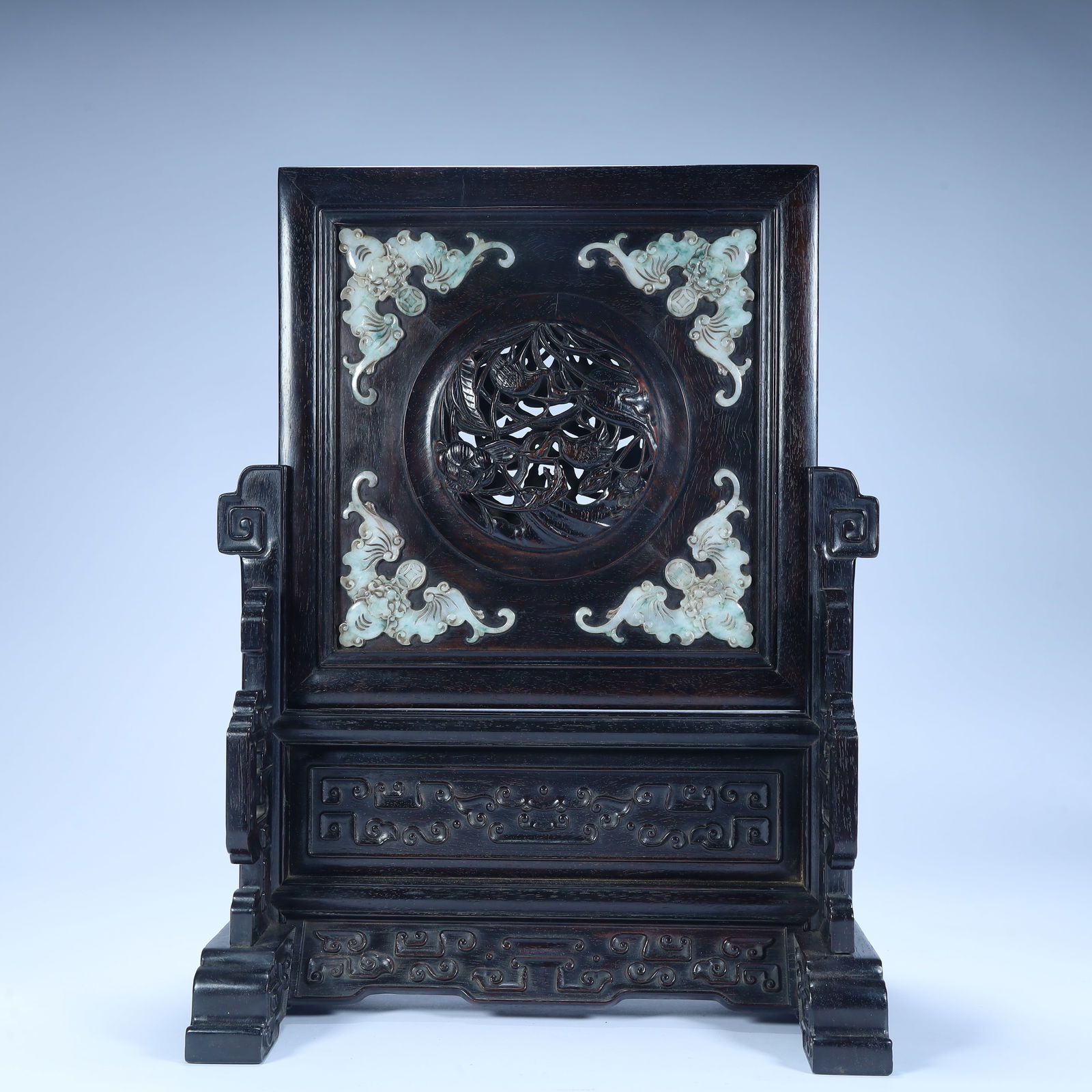 A beautiful rosewood inlaid jade five blessings to celebrate the birthday: Exquisite rosewood inlaid jade five blessings to celebrate the birthday Size:H:33cm L: 24.5cm W:15.5cm W:1285g (The Dimensions Of All Batches Are Manually Measured.If You Need More