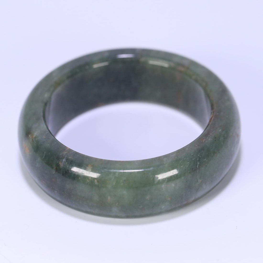 A fine Hetian jasper wide bar bracelet: Exquisite Hetian jasper wide bar bracelet Size:lnside diameter:6.5cm W:2.5cm W:0.188kg (The Dimensions Of All Batches Are Manually Measured.If You Need More Detailed Information,