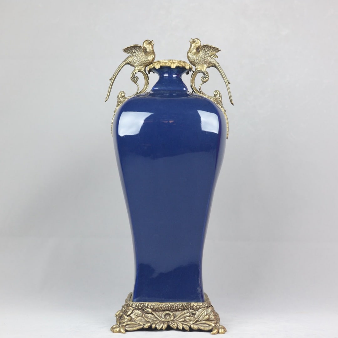 A beautiful copper-inlaid porcelain blue glaze inlaid with copper flower and bird pattern square: Exquisite copper-inlaid porcelain blue glaze inlaid with copper flower and bird pattern square plum vase Size:H:45cmCalibre:7.5cmBellydiameter:22cmBottom:17cm (The Dimensions Of All Batches Are Manual