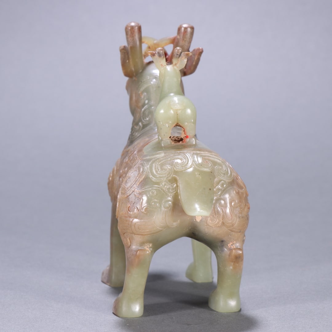 A beautiful Hetian jade deer ornament - 4