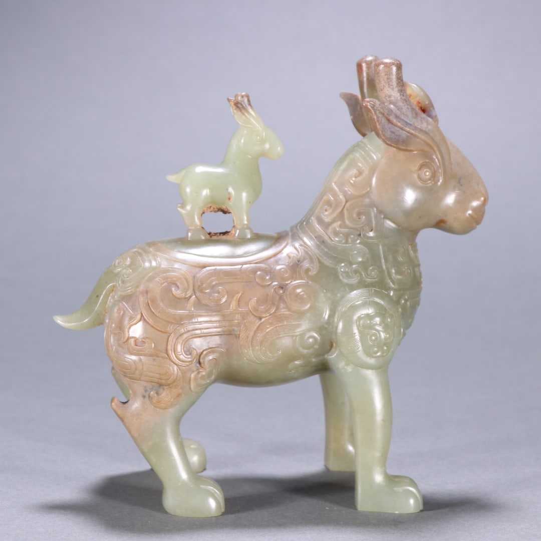 A beautiful Hetian jade deer ornament - 5