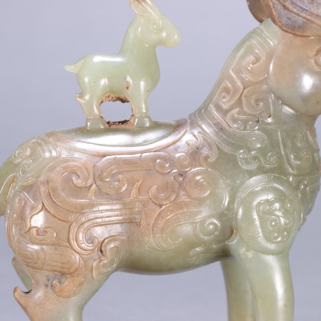 A beautiful Hetian jade deer ornament - 6