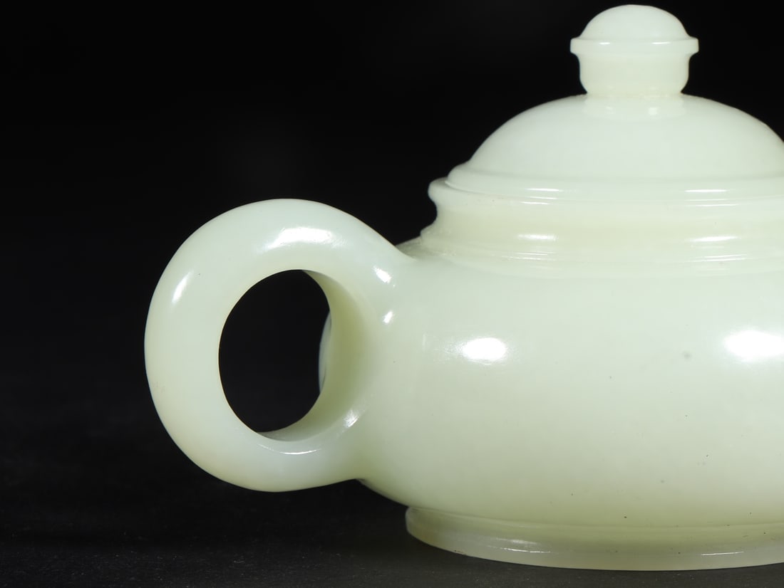 A beautiful Hetian jade pot - 7