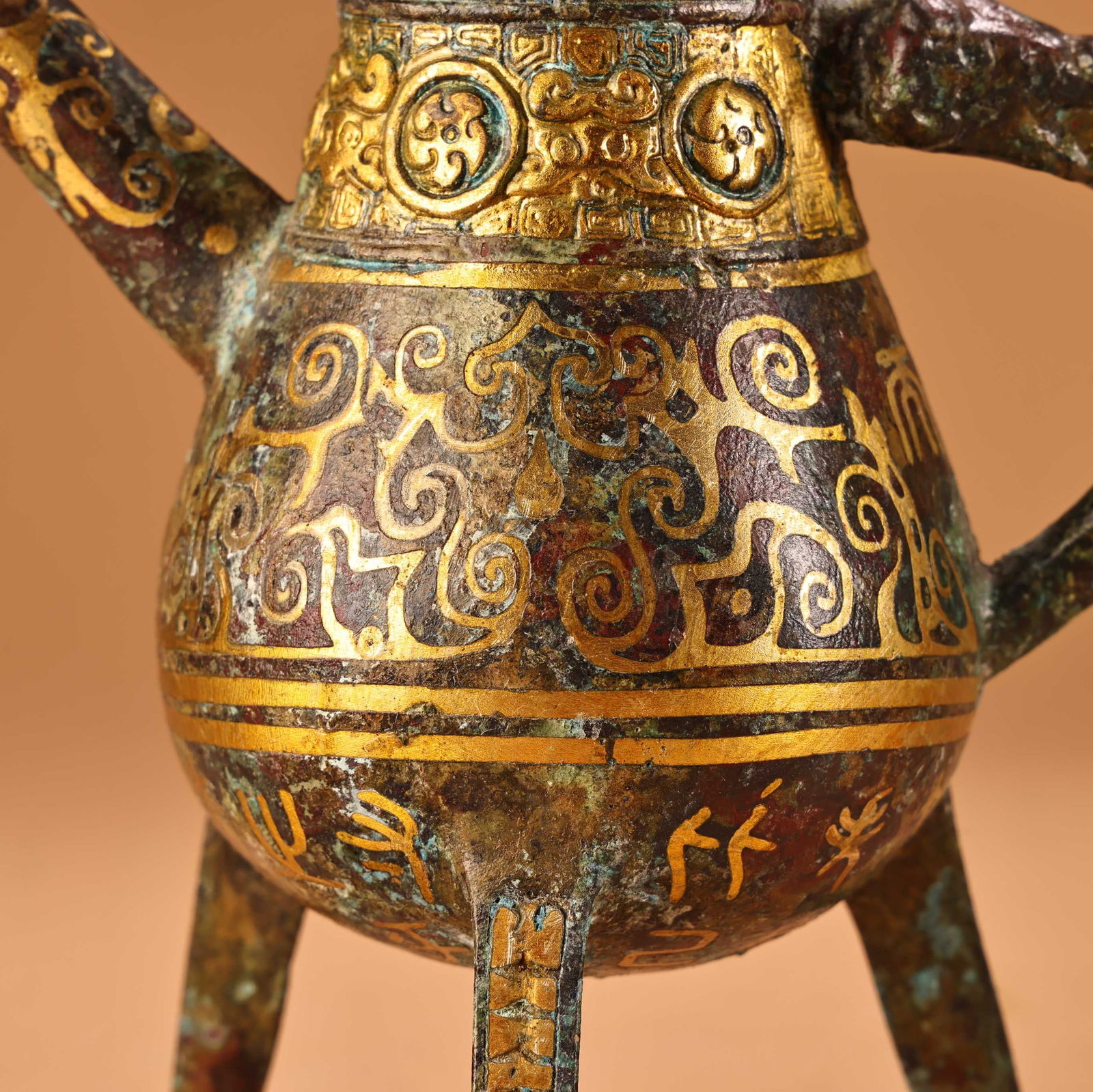 A fine bronze wrong gin jug - 4