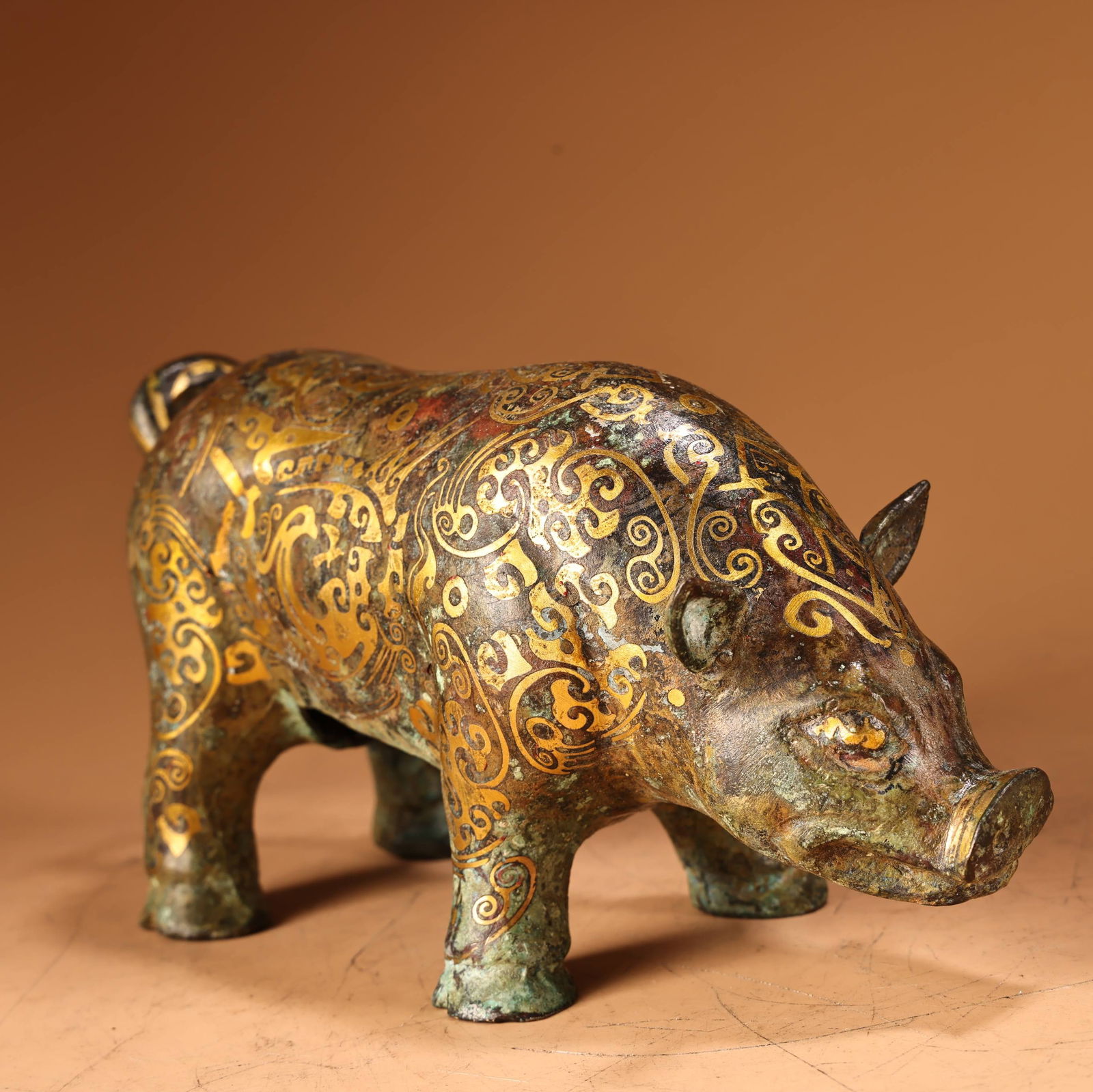 A fine bronze wrong gold pig - 3