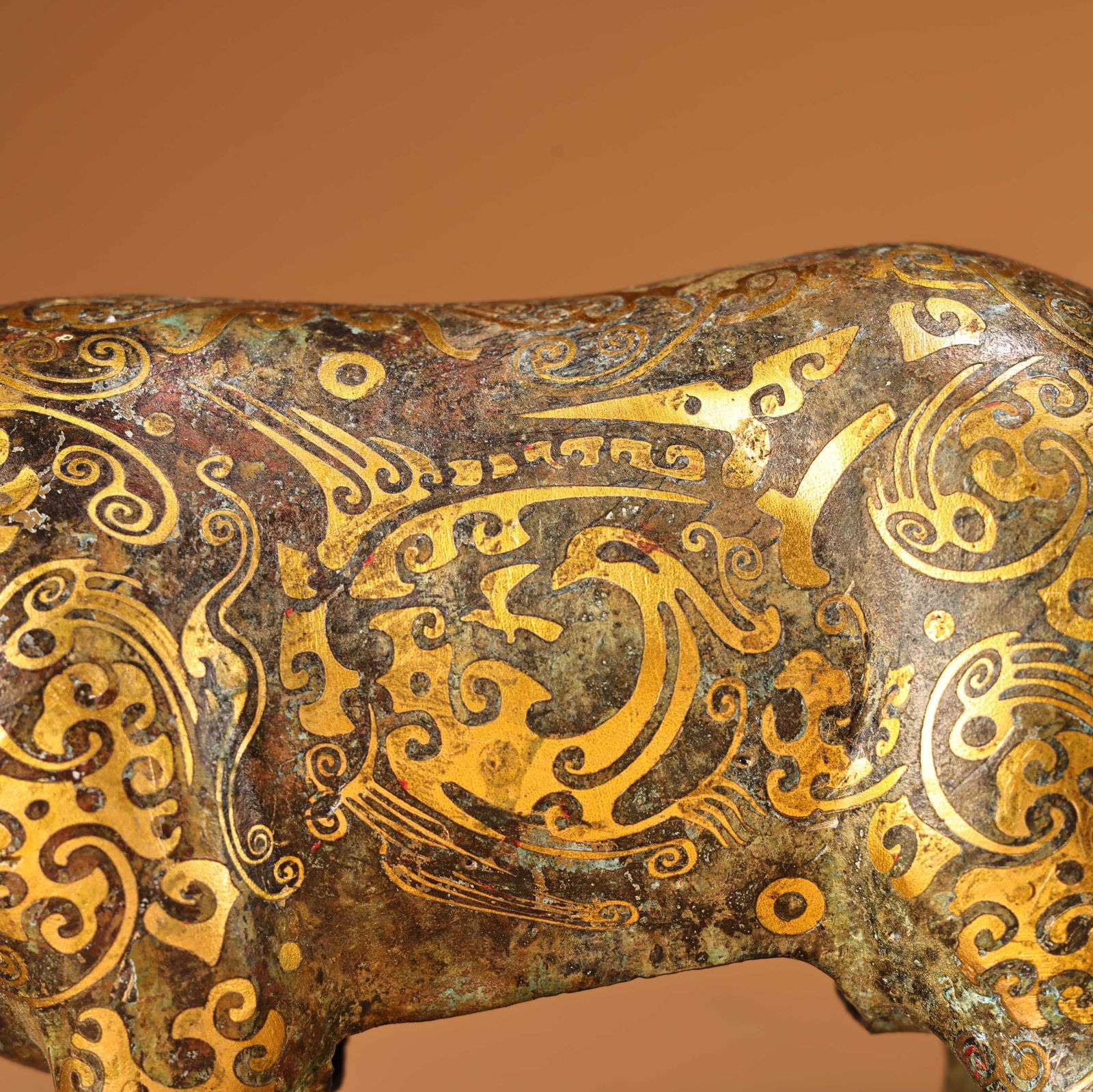 A fine bronze wrong gold pig - 5