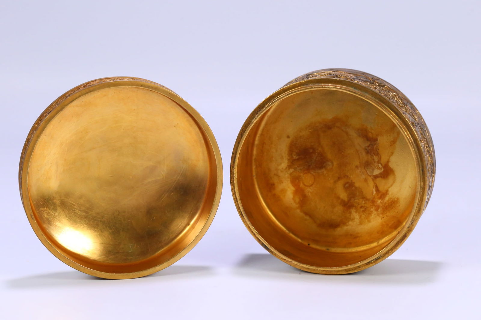 A beautiful copper gilt basalt lid box - 3