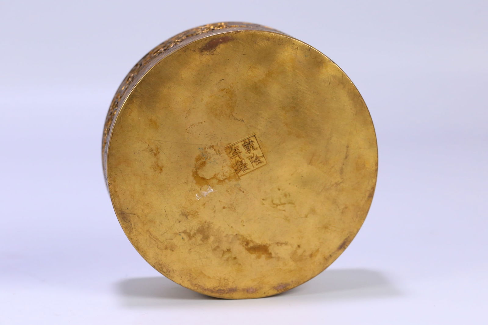 A beautiful copper gilt basalt lid box - 4